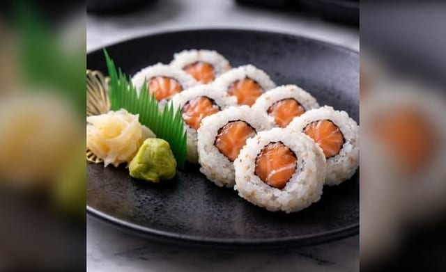 Salmon Roll.